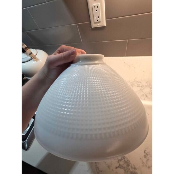 Vintage waffle style milk glass textured light cover - Picture 4 of 8